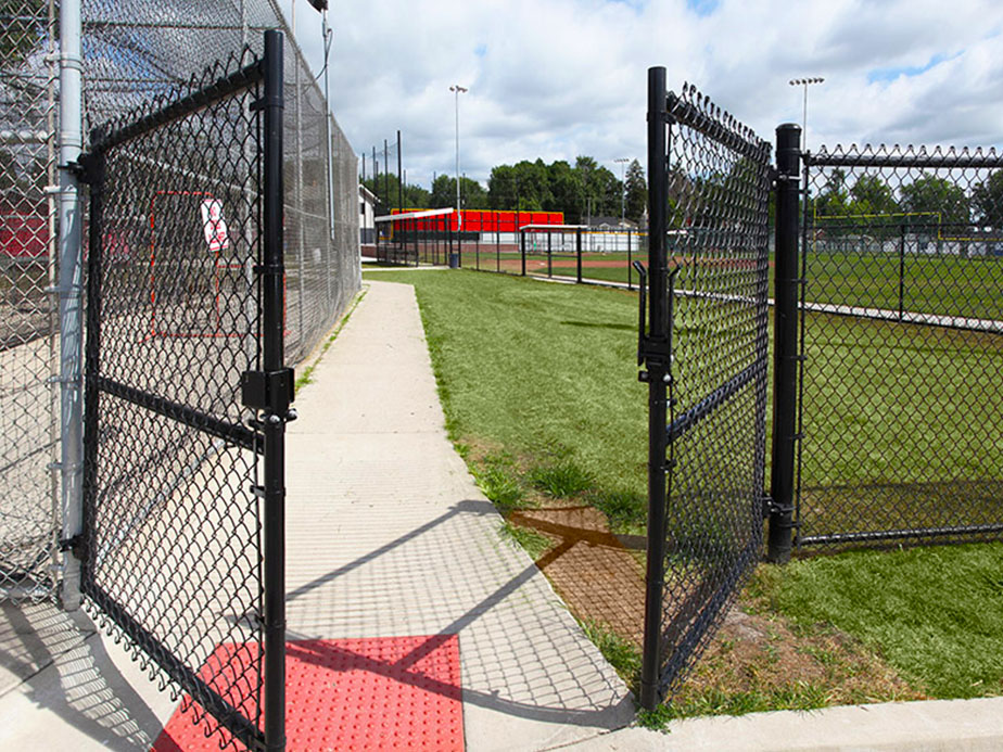 Commercial fence contractor in Dallas-Fort Worth Metroplex